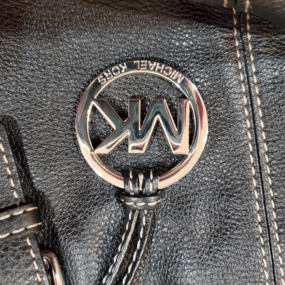 Michael Kors leather black purse - Picture 3 of 12